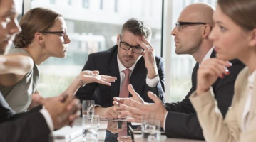 職場中忍氣吞聲被打壓，正面沖突獲重視